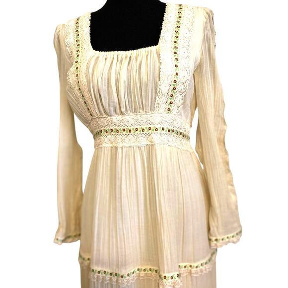 Gunne Sax style 1970s Gauzy Tiered Off-white Maxi Maiden Dress Boho lace trim - Picture 2 of 10